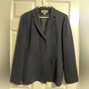 Women’s Casual Corner navy lined suitcoat, size 14.